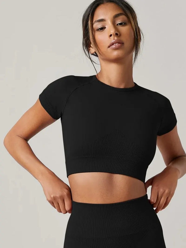 Sleek Seamless Yoga Top – Women’s Short Sleeve Performance Gym Tee