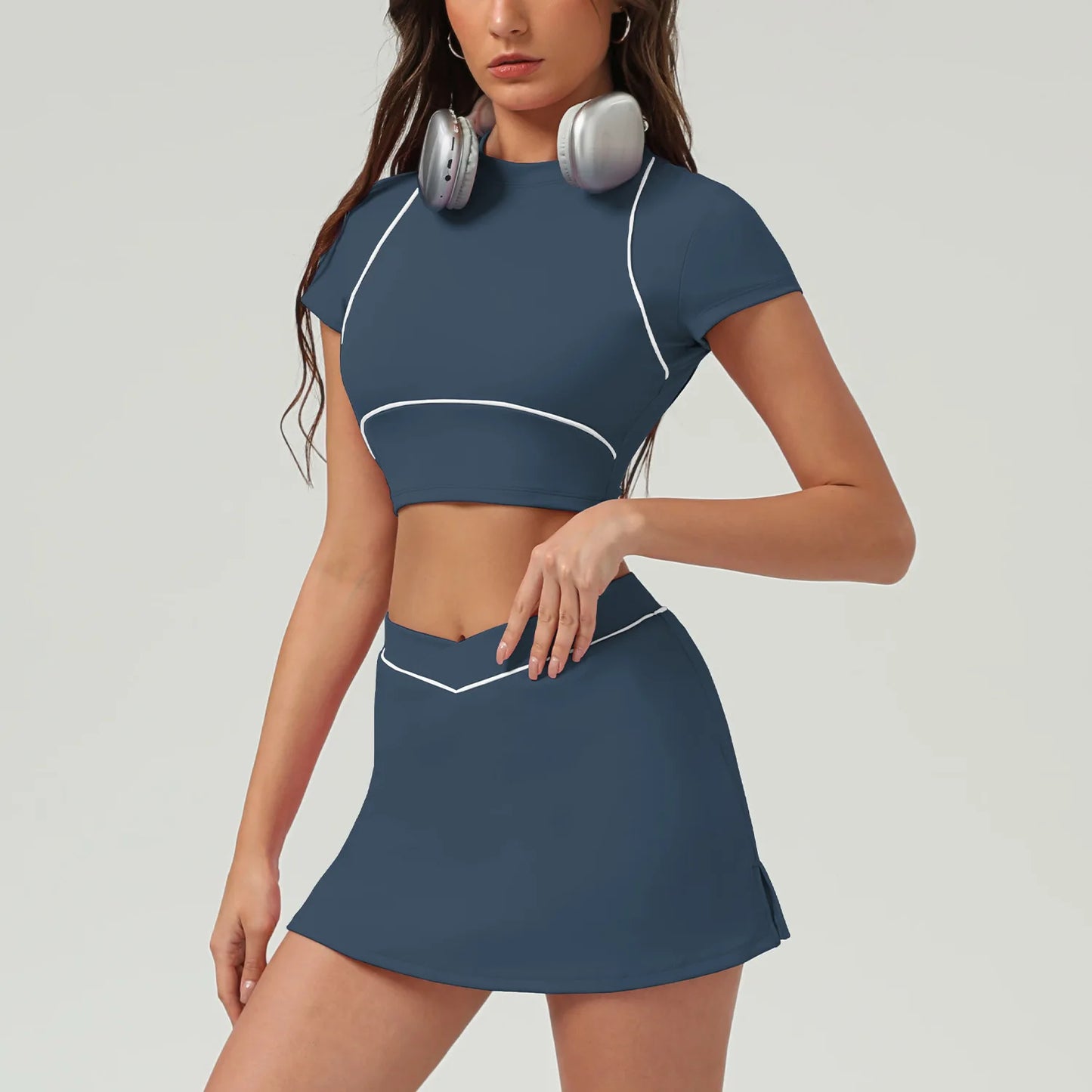 Women’s 2-Piece Activewear Set – Breathable Crop Top & High-Waist Skirt with Built-In Shorts