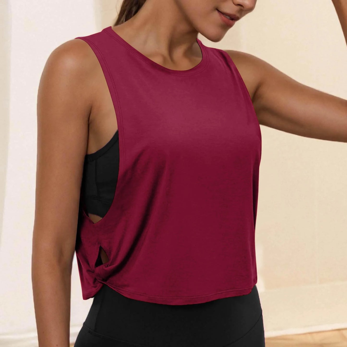 Women’s Sleeveless Breathable Workout Tank Top – Lightweight Yoga & Gym Crop Vest