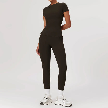 Seamless Women’s Yoga Set – Short Sleeve Top & Sculpting High-Waist Leggings Activewear