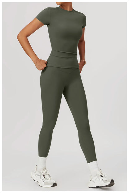 Seamless Women’s Yoga Set – Short Sleeve Top & Sculpting High-Waist Leggings Activewear