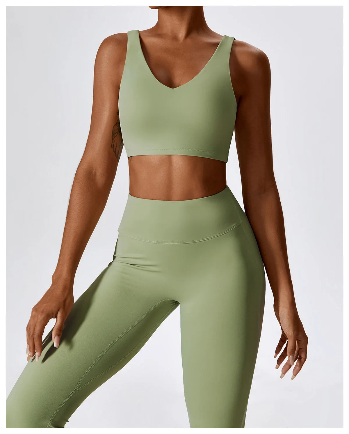 Women’s Seamless Activewear Set – Long Sleeve Crop Top & Sculpting Gym Leggings (2PCS)