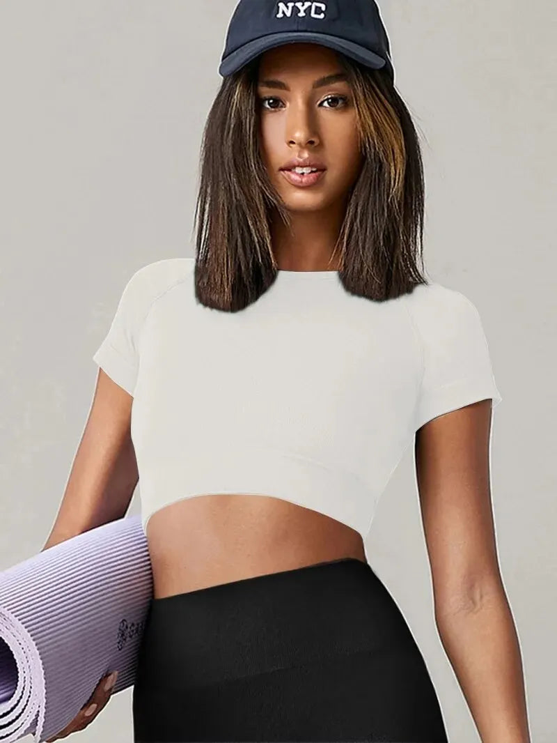 Sleek Seamless Yoga Top – Women’s Short Sleeve Performance Gym Tee