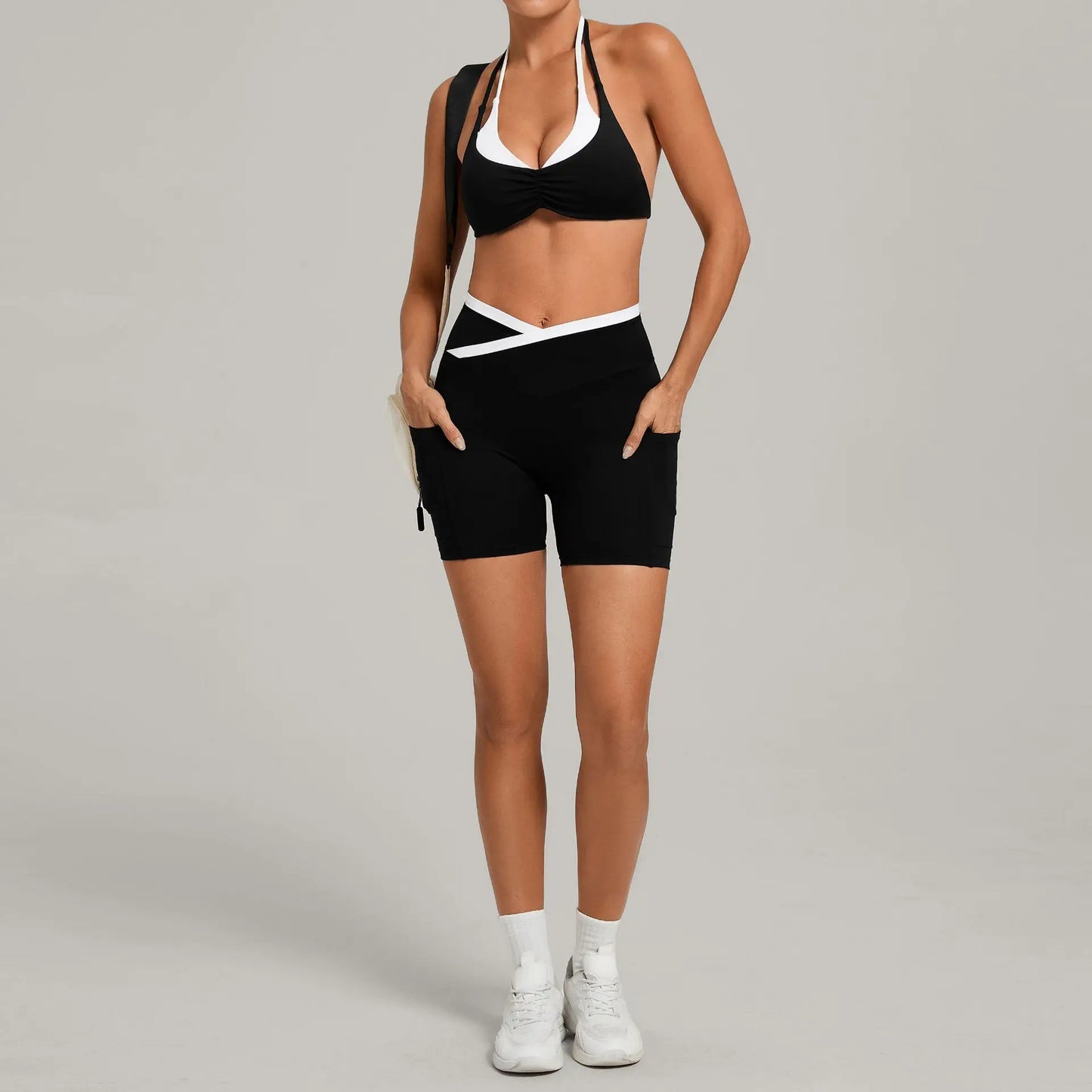 Women’s Seamless Yoga Set – Slim Fit Sports Bra & High-Waist Sculpt Shorts