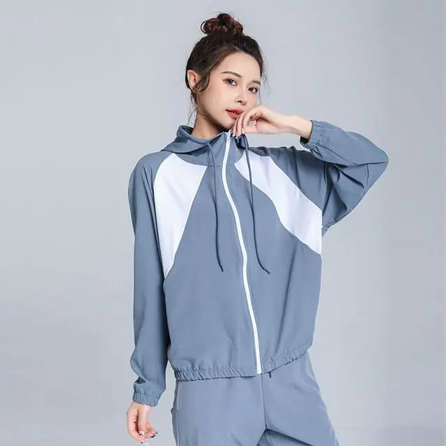 Breathable Women's Fitness Jacket for Running & Yoga